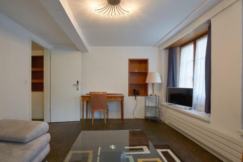 Hotel Hine Adon