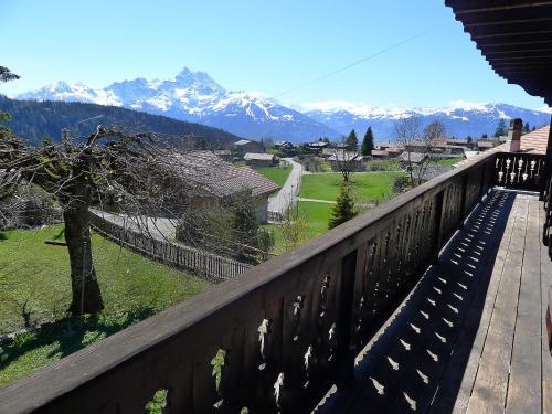Holiday Home Riant-soleil Arveyes