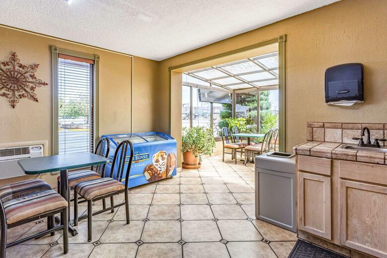 Hotel Rodeway Inn Farmington