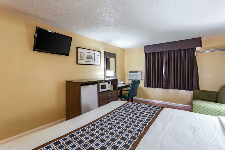 Hotel Rodeway Inn Farmington