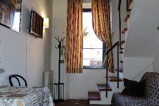 Max Apartments