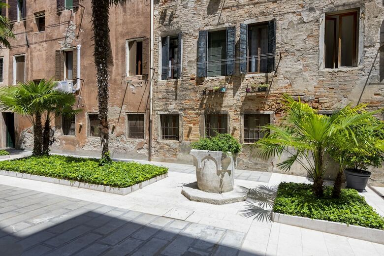 Hotel H10 Palazzo Canova