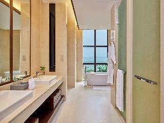 Hotel Lushan West Sea Resort, Curio Collection By Hilton