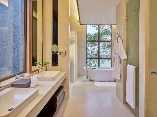 Hotel Lushan West Sea Resort, Curio Collection By Hilton