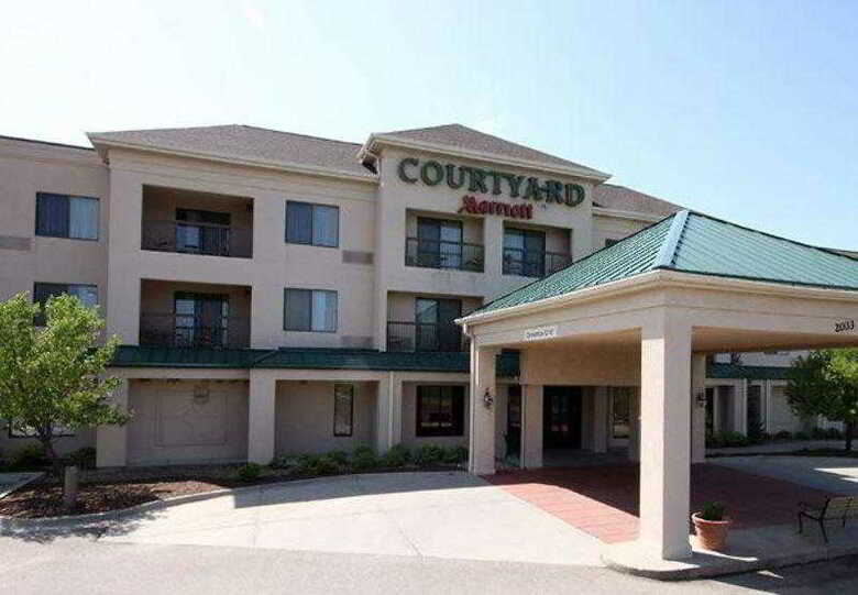Hotel Courtyard Topeka