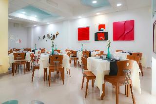 Hotel Piccadilly Suites And Rooms