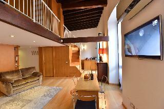 Hotel Izzhome Full Center Grand