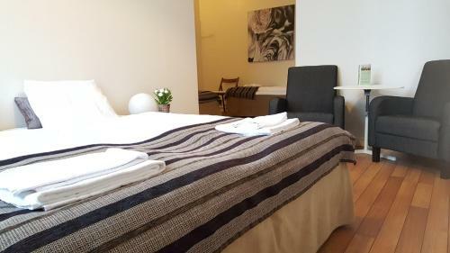 Hostal Guesthouse Eleven Hotel