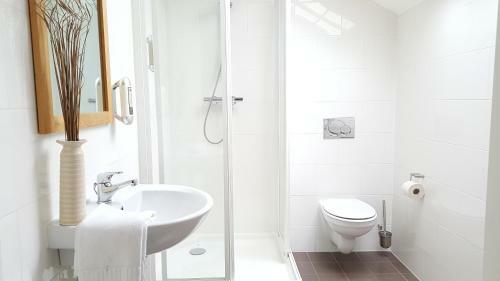 Hostal Guesthouse Eleven Hotel