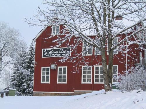 Hostal Guesthouse Eleven Hotel