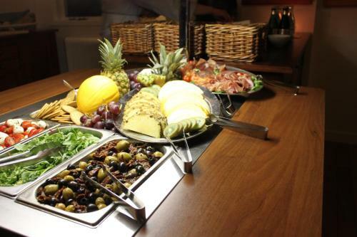 Hostal Guesthouse Eleven Hotel