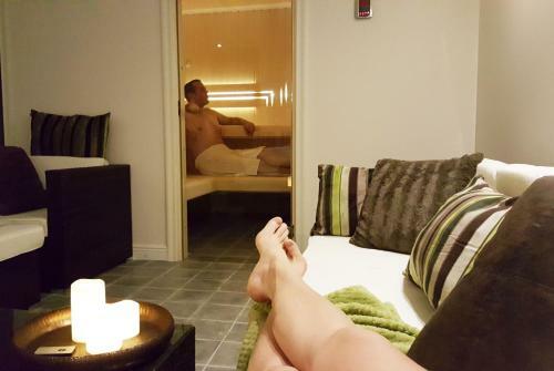 Hostal Guesthouse Eleven Hotel