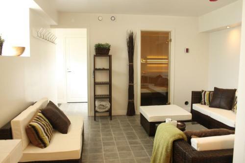 Hostal Guesthouse Eleven Hotel