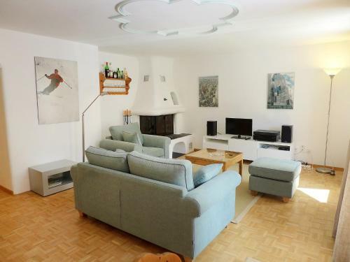 Apartamento Chesa Mezzaun Vuorcha