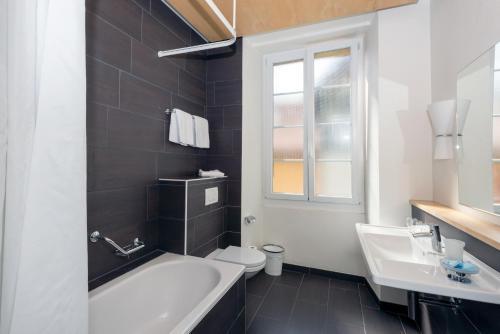 Hotel H�tel Du Cheval-blanc