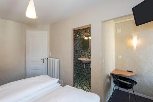 Hotel H�tel Du Cheval-blanc