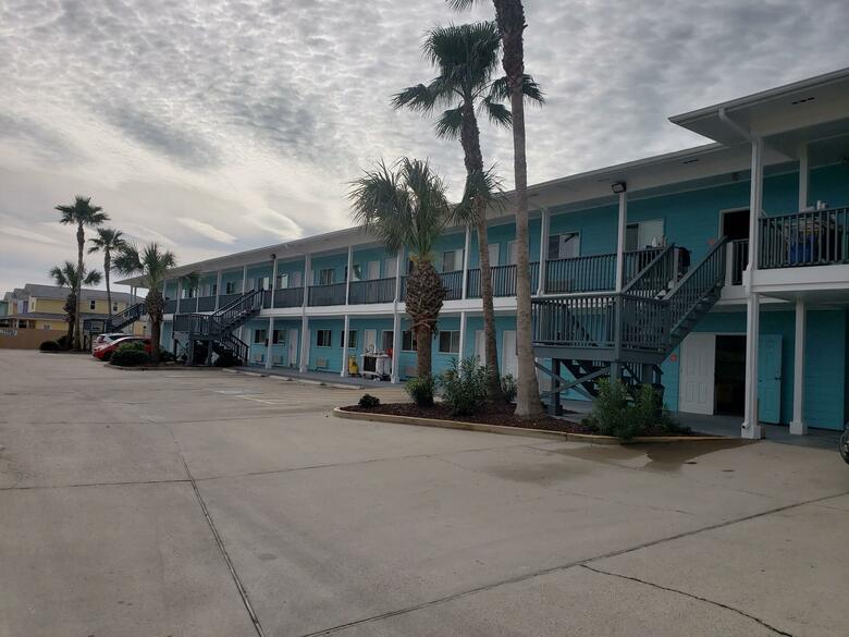 Hotel Mariner Inn And Suites