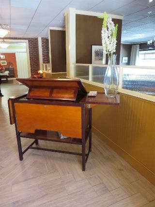 Hotel Elkins Motor Lodge