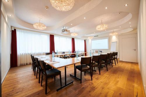 Hotel Restaurant Holiday