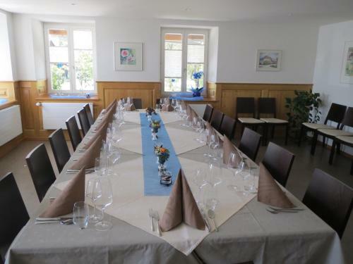 Posada Le Relais Du Ch�teau Monney