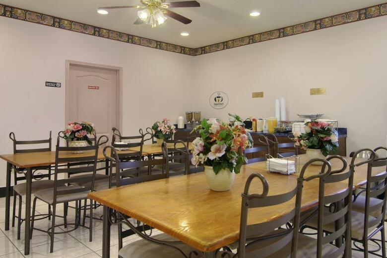 Hotel Texas Inn & Suites