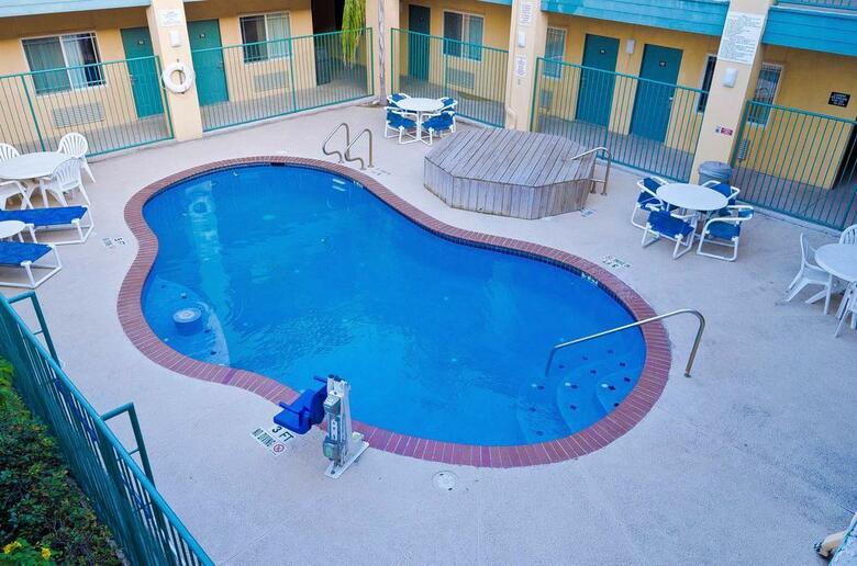 Hotel Texas Inn & Suites