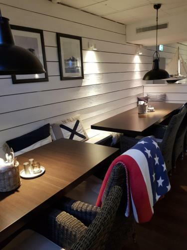 Hostal Huskvarna Hostel