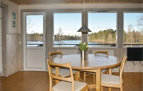 Holiday Home Holmsj� G�rd Holmsj� II