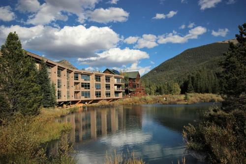 Hotel River Bank Lodge