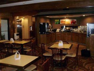 Hotel Quality Inn & Suites