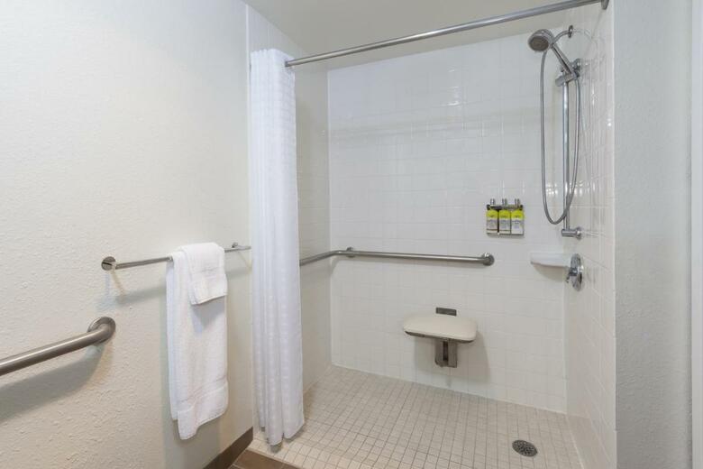 Hotel Candlewood Suites Grand Rapids Airport