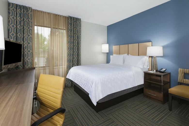 Hotel Candlewood Suites Grand Rapids Airport