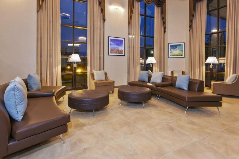 Hotel Candlewood Suites Grand Rapids Airport