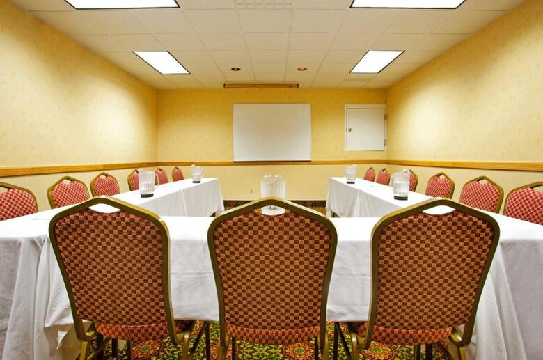 Hotel Candlewood Suites Grand Rapids Airport