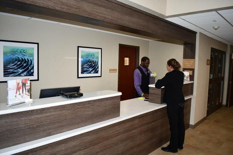 Hotel Candlewood Suites Grand Rapids Airport