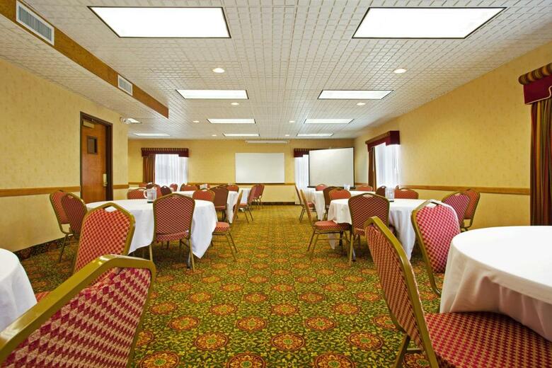 Hotel Candlewood Suites Grand Rapids Airport