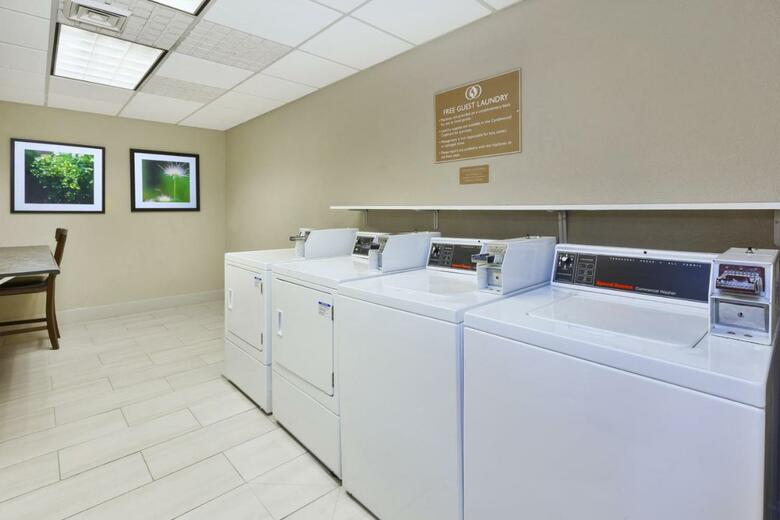 Hotel Candlewood Suites Grand Rapids Airport