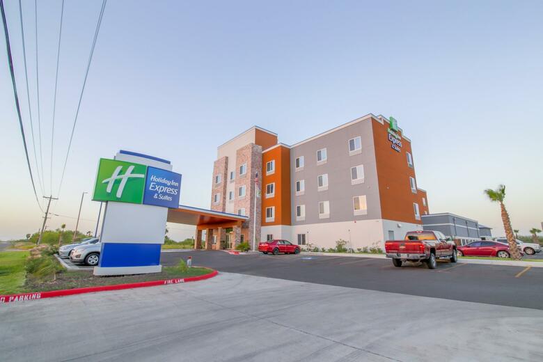 Hotel Holiday Inn Express Suites Raymondville