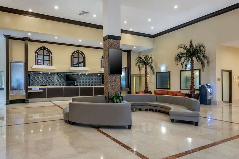 Hotel Ramada Plaza Marco Polo Beach Resort