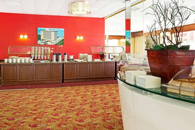 Hotel Ramada Plaza Marco Polo Beach Resort