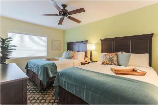 Hotel Harbour Club Condos
