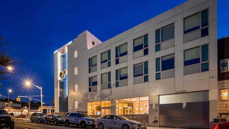 Hotel Glo Best Western Brooklyn Nyc