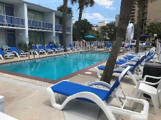 Hotel Holiday Shores