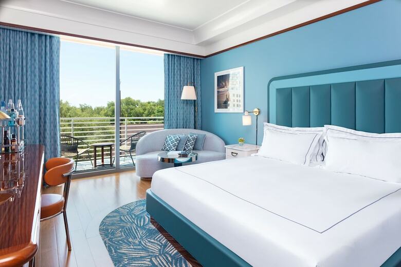 Hotel Mr. C Coconut Grove