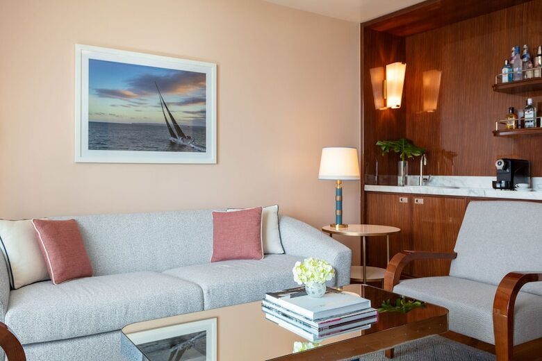 Hotel Mr. C Coconut Grove