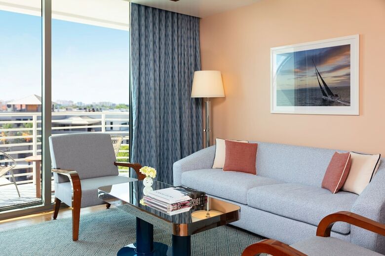 Hotel Mr. C Coconut Grove
