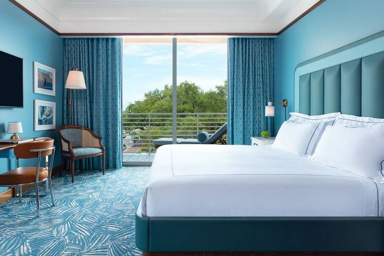 Hotel Mr. C Coconut Grove