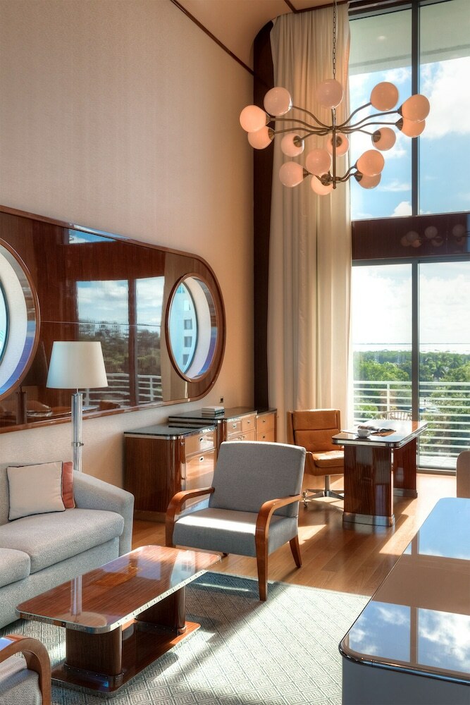 Hotel Mr. C Coconut Grove
