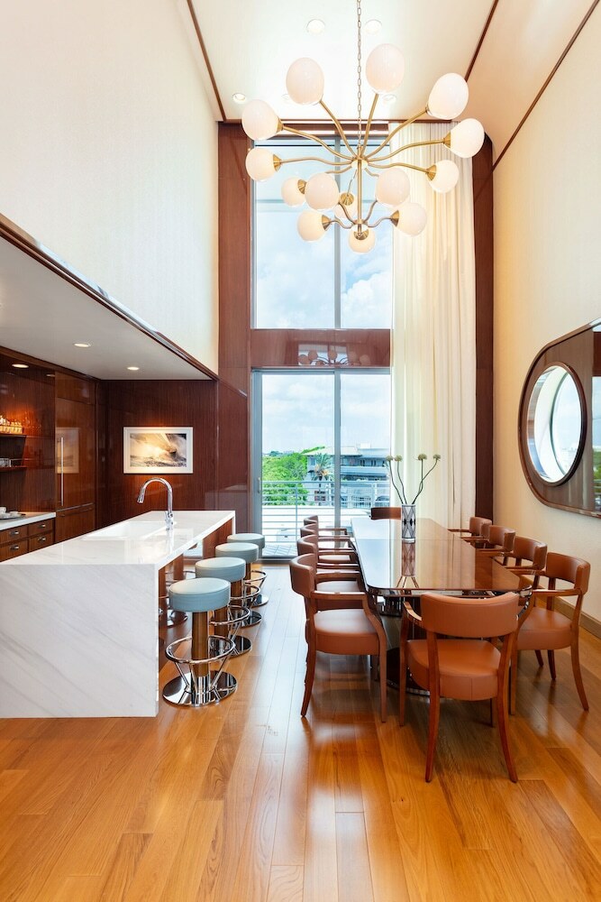 Hotel Mr. C Coconut Grove