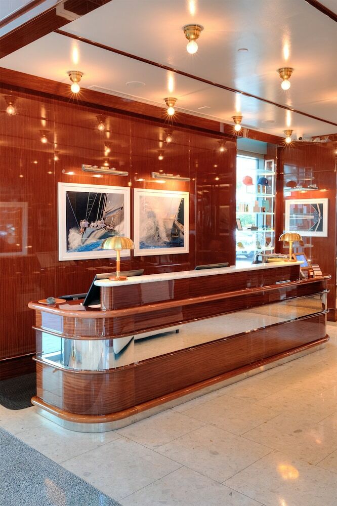 Hotel Mr. C Coconut Grove